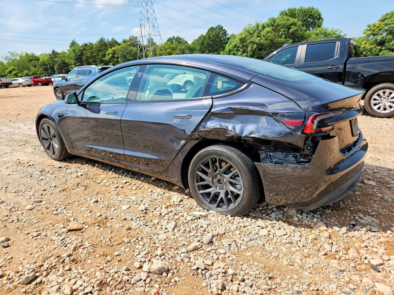 2024 Tesla Model 3 - Фото 2