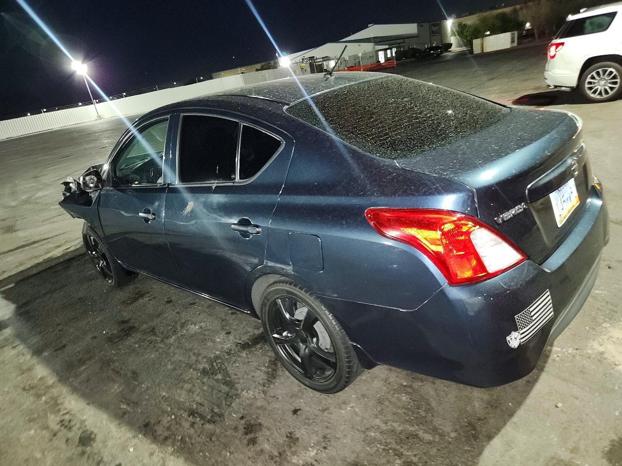 2015 Nissan Versa 1.6 S - Image 2