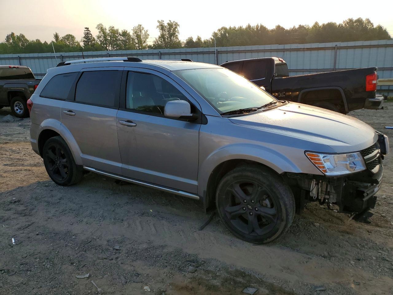 2020 Dodge Journey Crossroad - Фото 4