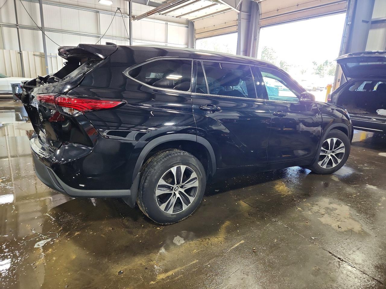 2022 Toyota Highlander Xle - Фото 3