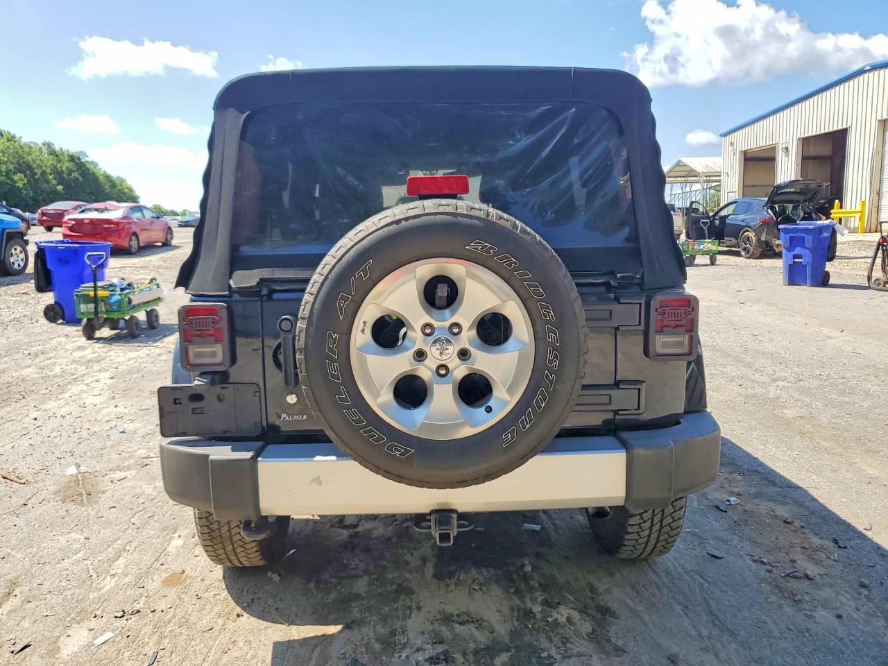 2014 Jeep Wrangler Unlimited Sahara - Фото 6