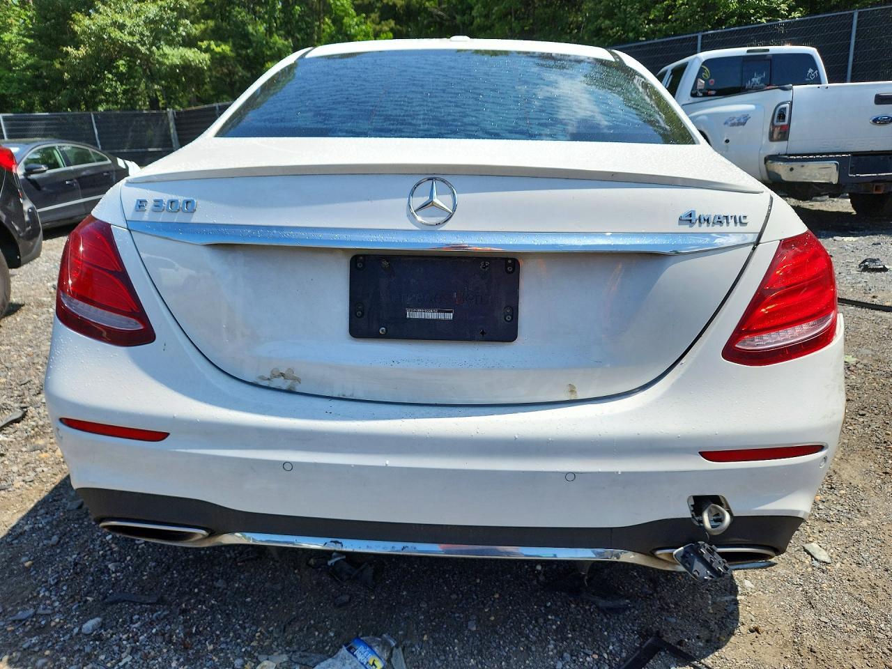 2017 Mercedes-Benz E 300 4Matic - Image 6