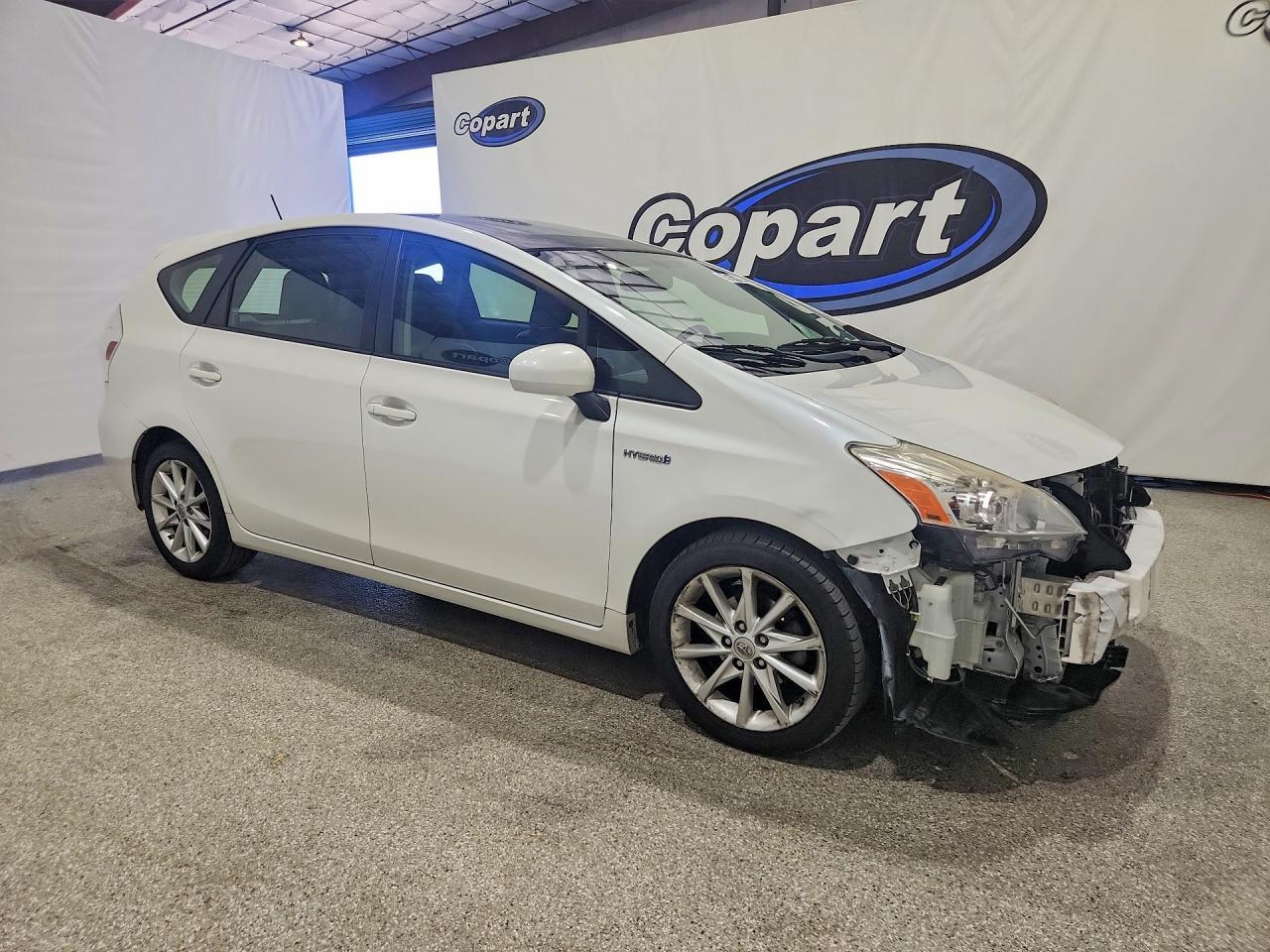 2014 Toyota Prius V Five - Image 4