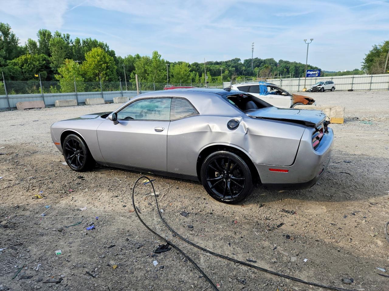 2016 Dodge Challenger Sxt - Image 2