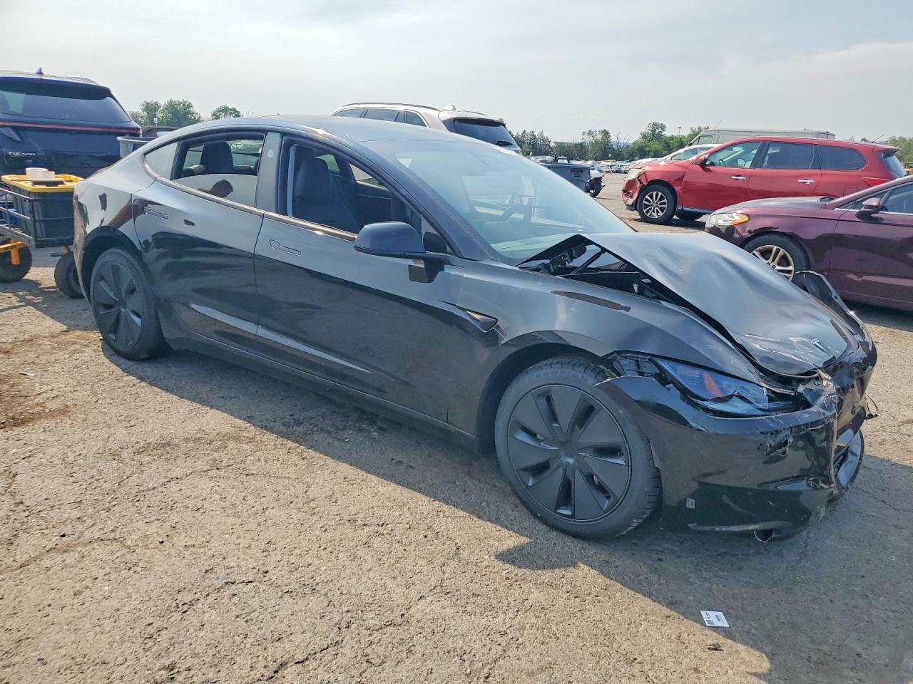 2024 Tesla Model 3 - Фото 4