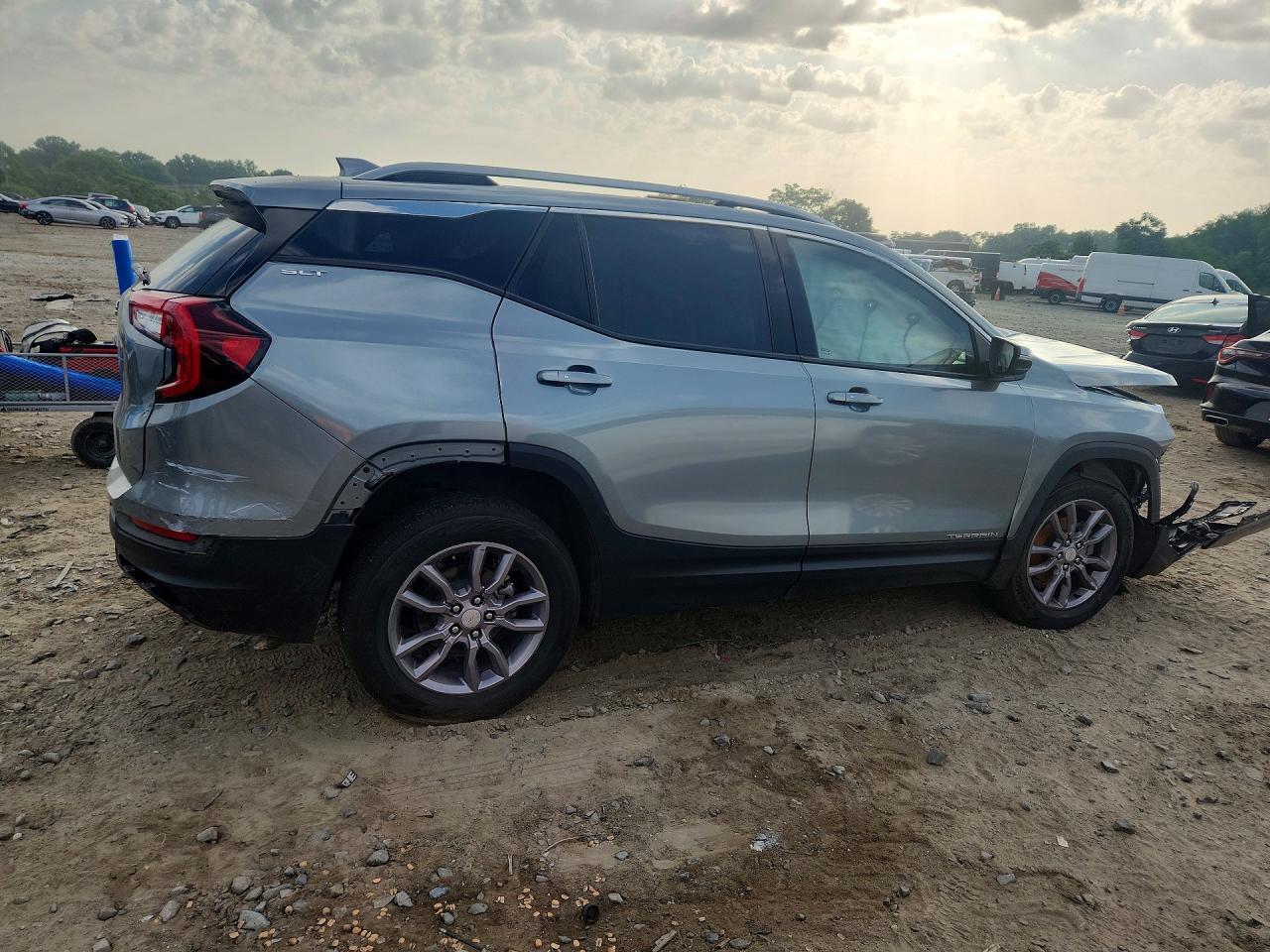 2023 GMC Terrain Slt - Фото 3