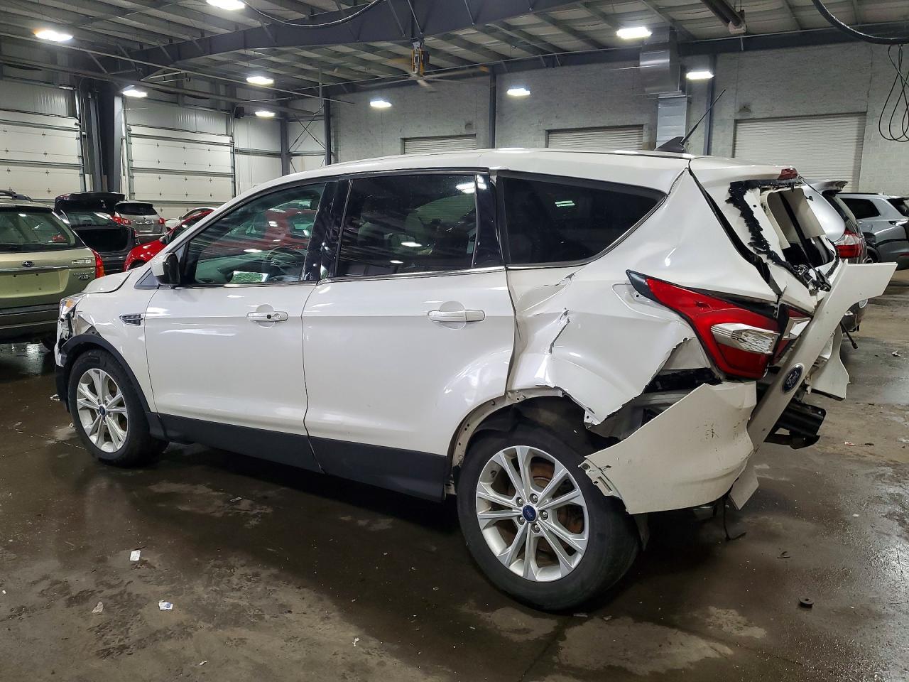 2019 Ford Escape Se - Фото 2