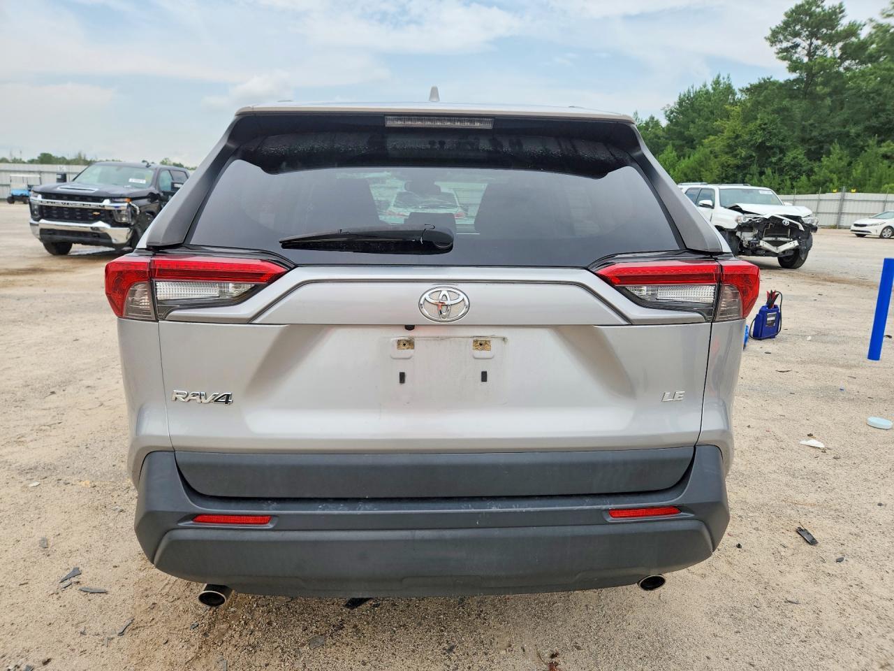 2019 Toyota Rav4 Le - Image 6
