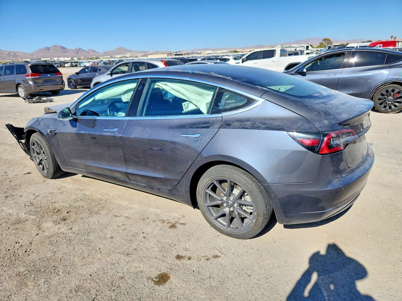 2018 Tesla Model 3 - Image 2
