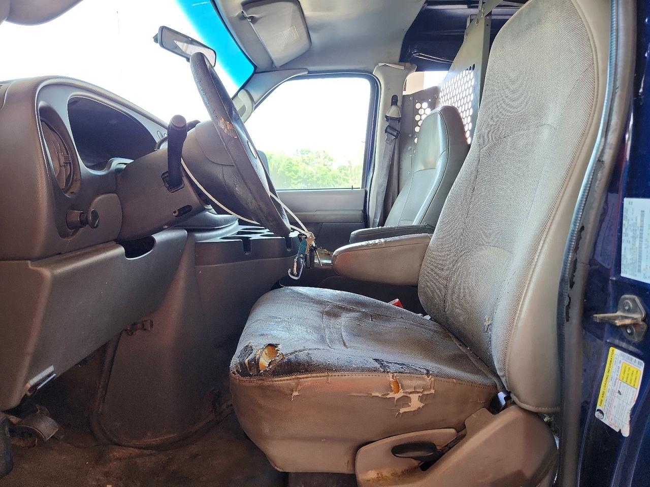 2007 Ford Econoline E250 Van - Фото 7