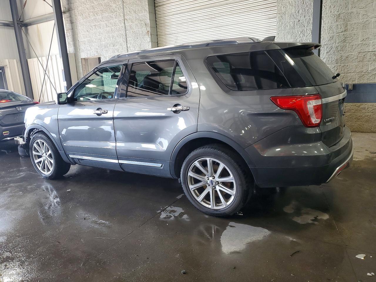 2017 Ford Explorer Limited - Фото 2