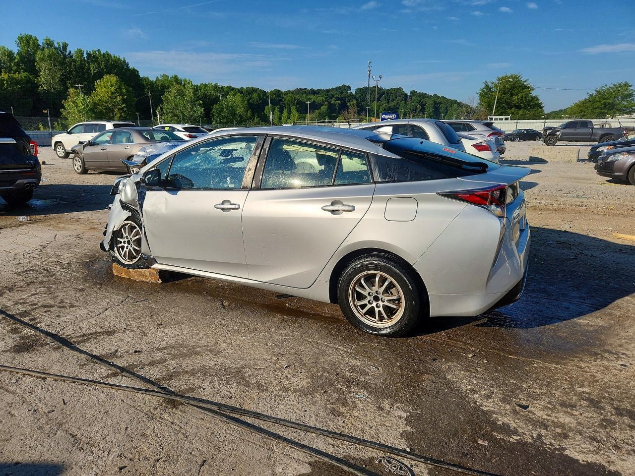 2016 Toyota Prius Four - Фото 2