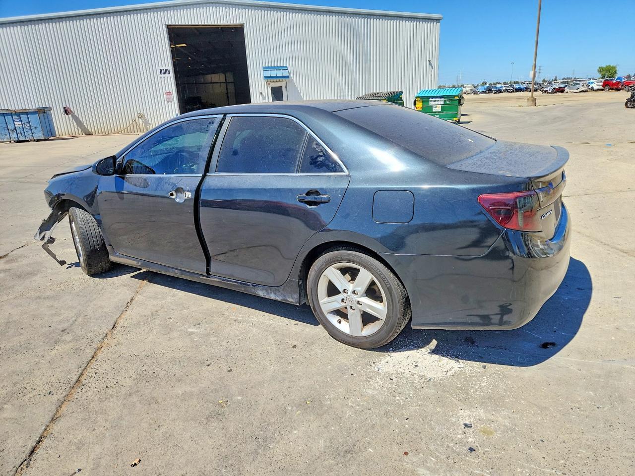 2014 Toyota Camry Se - Image 2