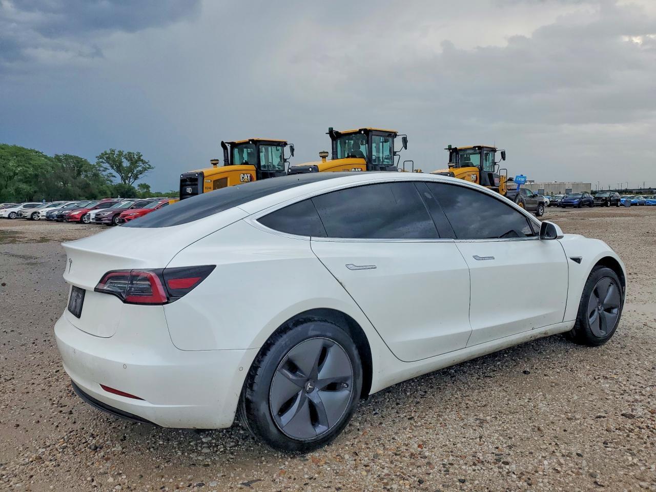 2019 Tesla Model 3 - Фото 3