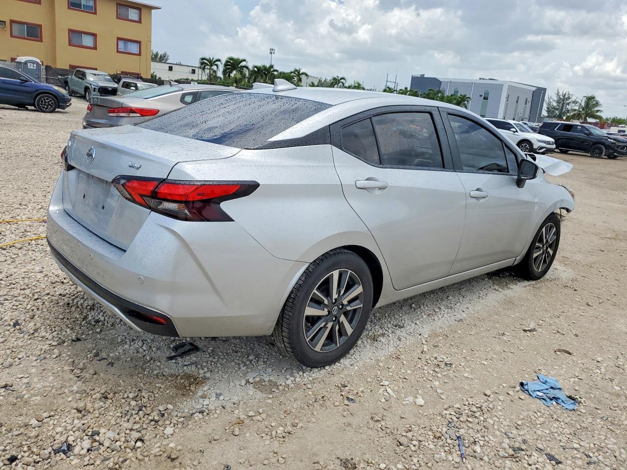 2021 Nissan Versa Sv - Image 3