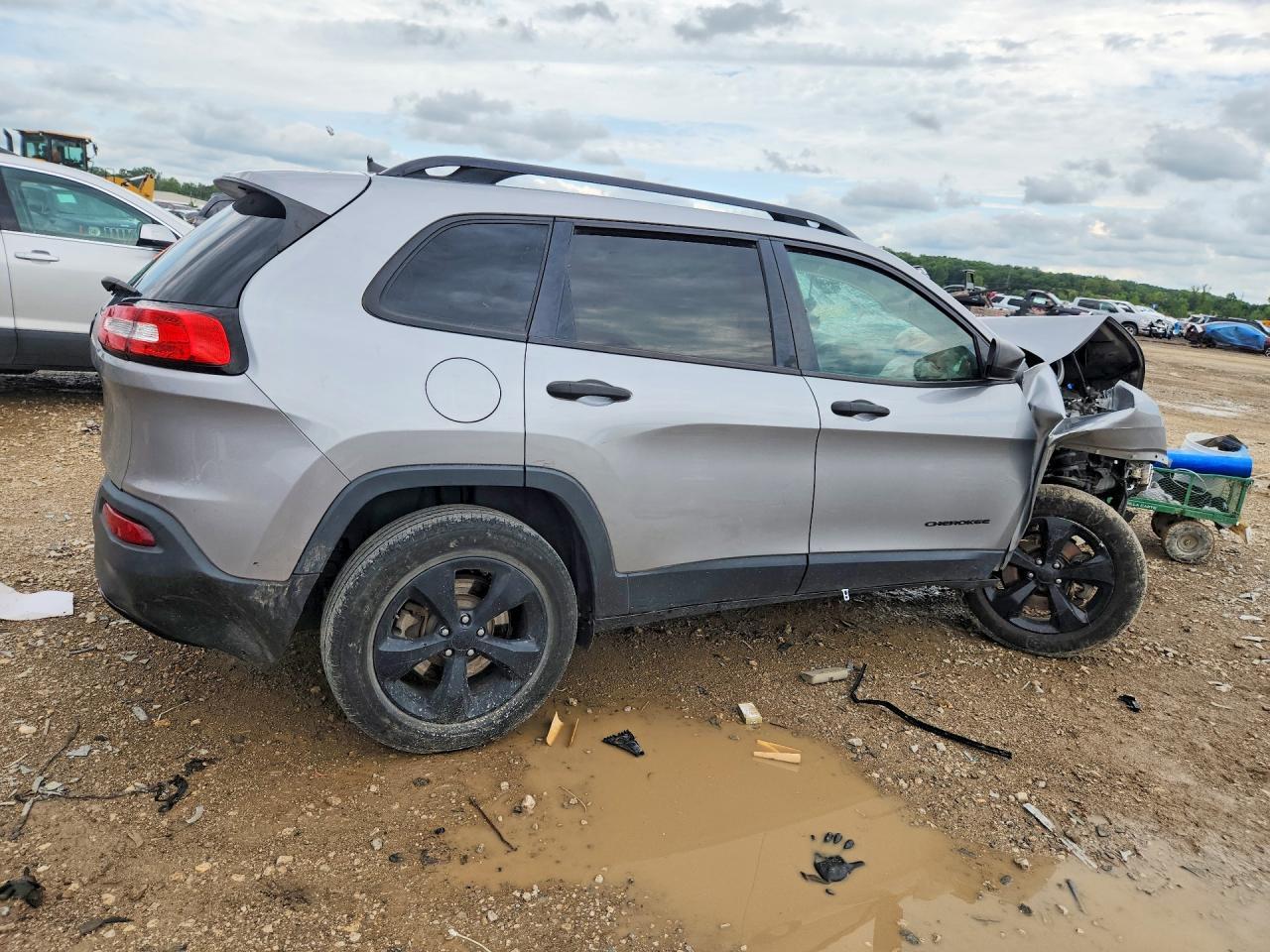 2017 Jeep Cherokee - Фото 3