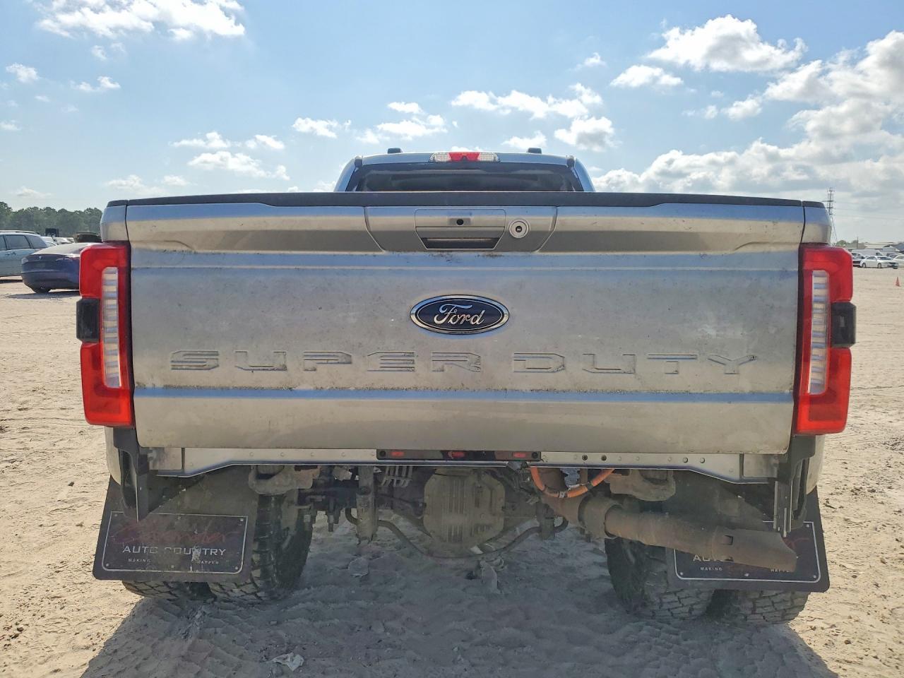 2024 Ford F350 Super Duty - Image 6