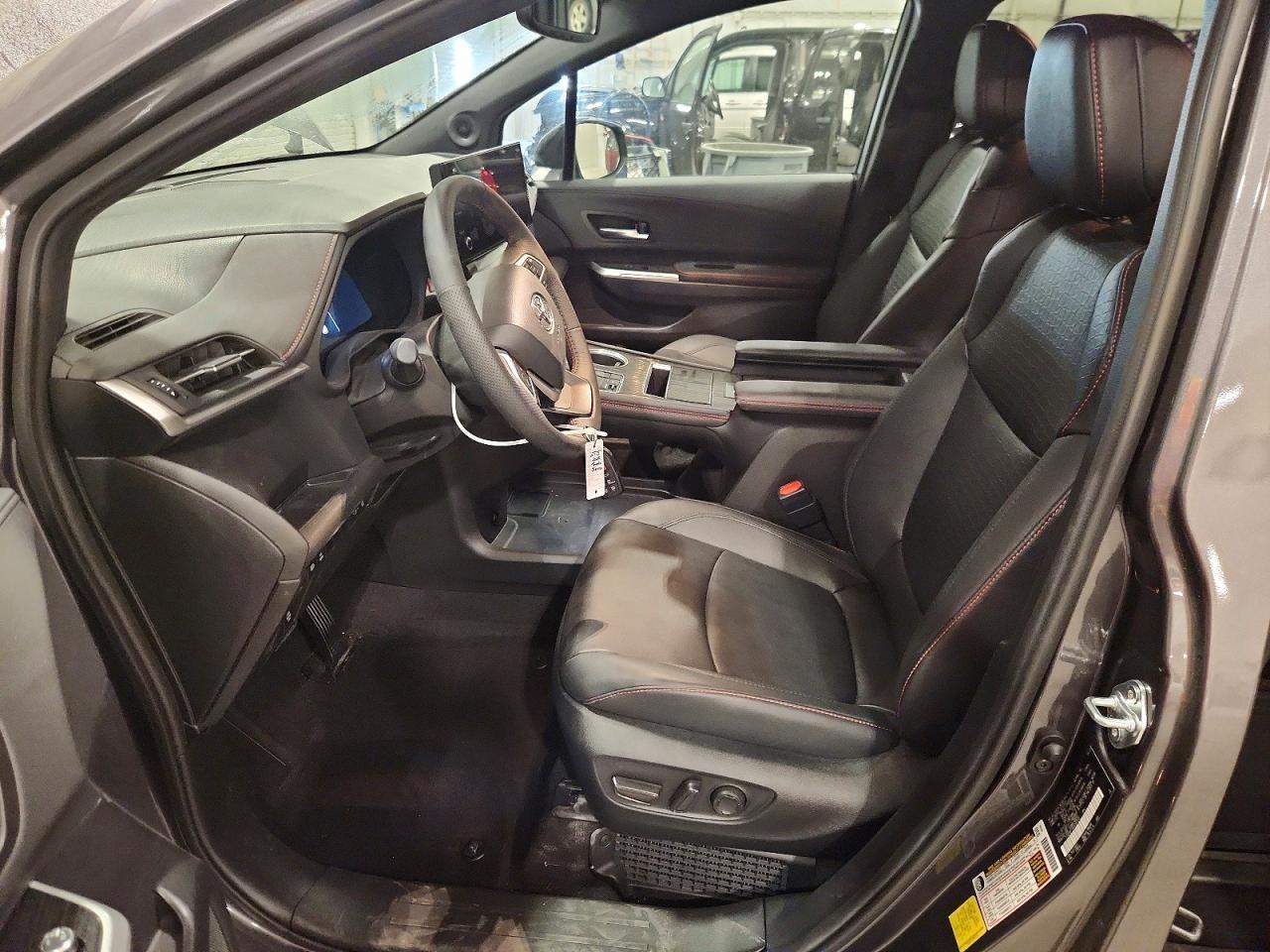 2025 Toyota Sienna Xse - Image 7