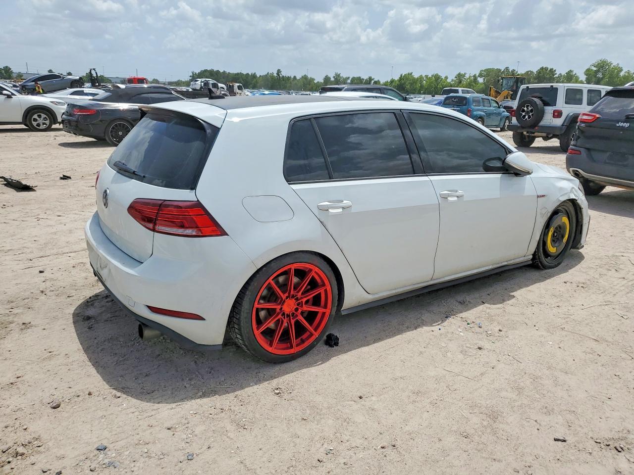 2018 Volkswagen Gti S/Se/Autobahn - Фото 3