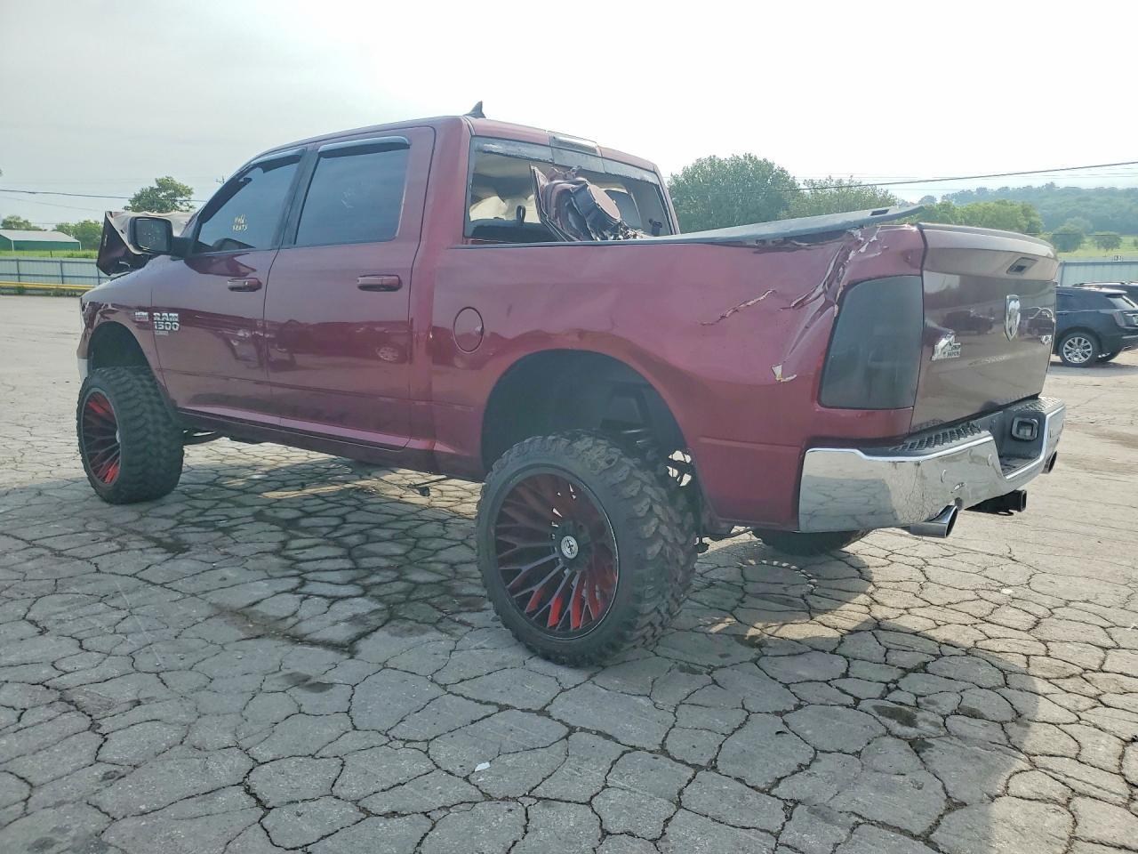 2019 Ram 1500 Classic Slt - Image 2