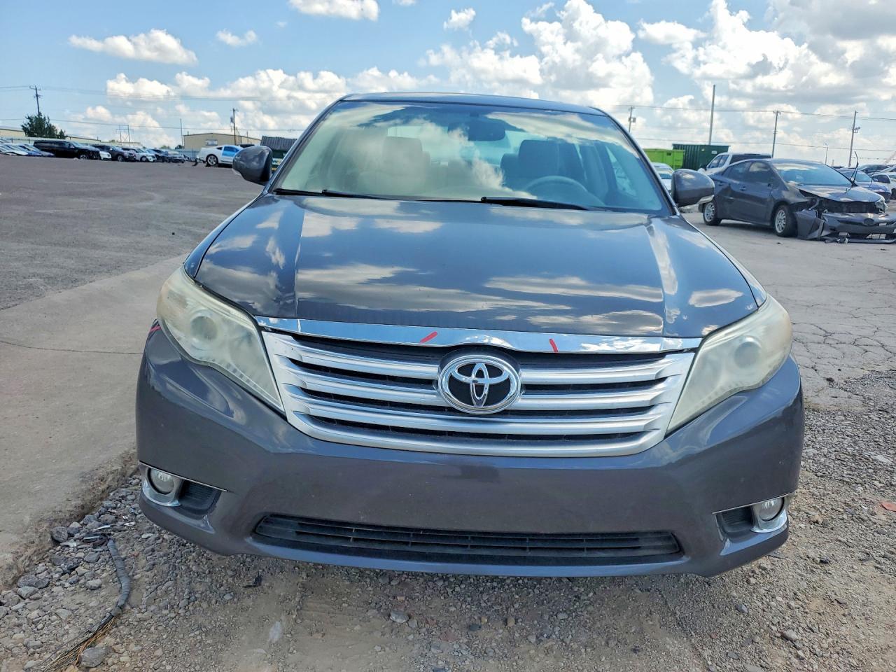 2012 Toyota Avalon Base - Image 5