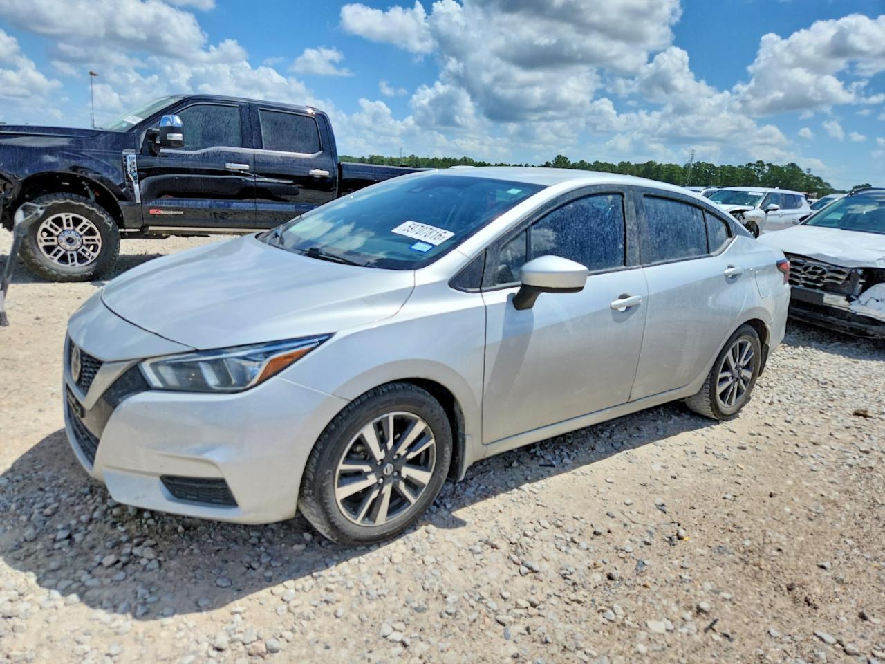 2022 Nissan Versa Sv