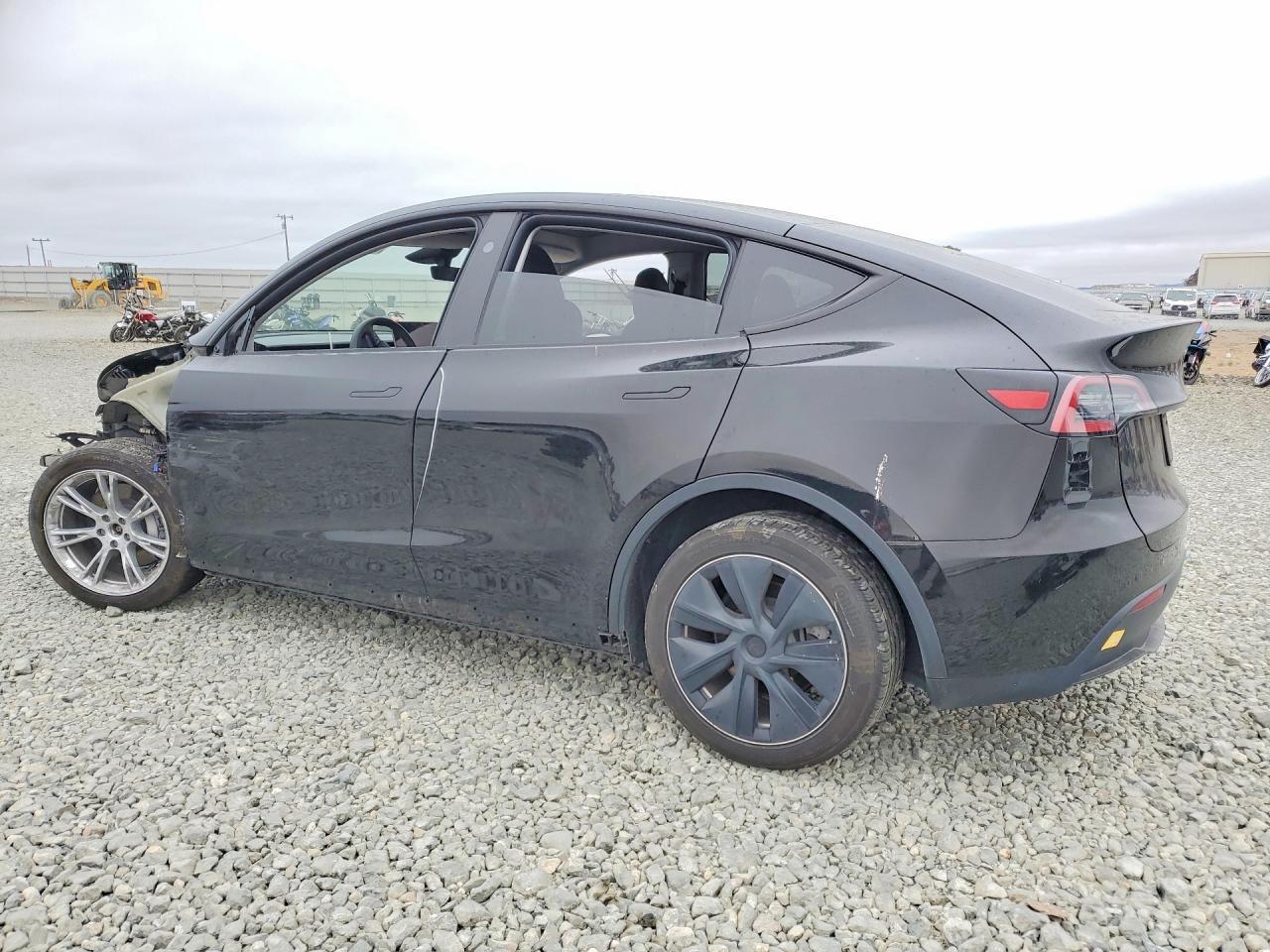 2023 Tesla Model Y - Фото 2