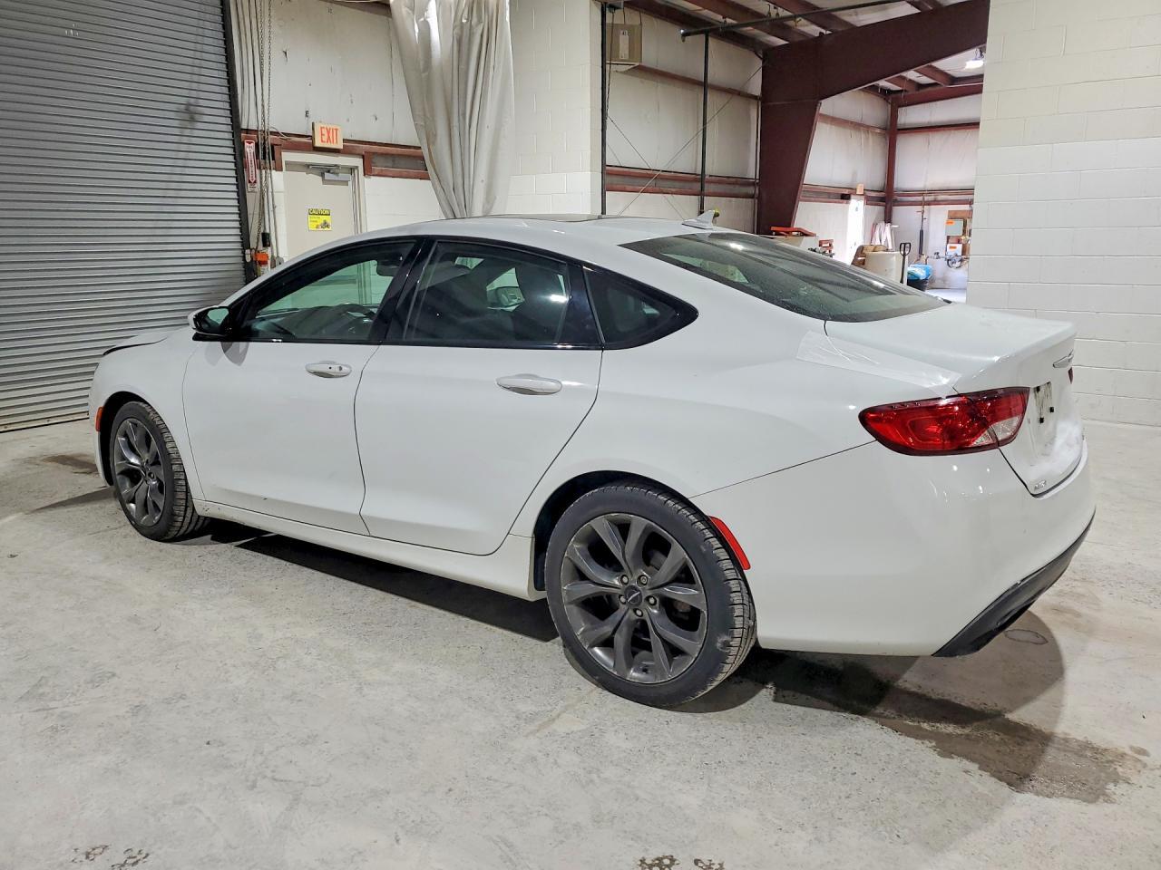 2015 Chrysler 200 S - Image 2
