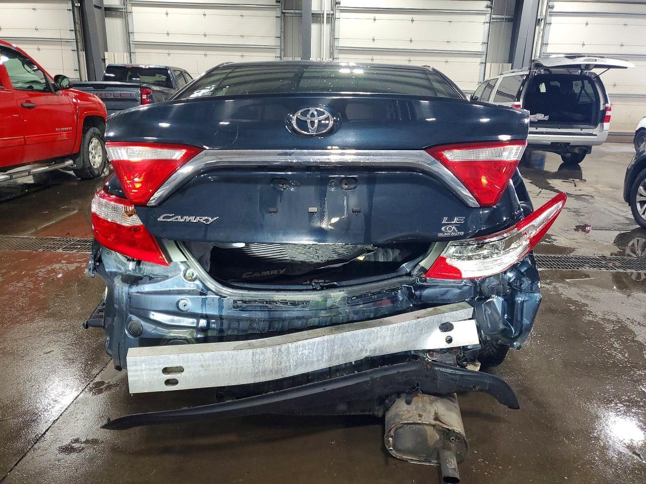 2016 Toyota Camry Le - Фото 6