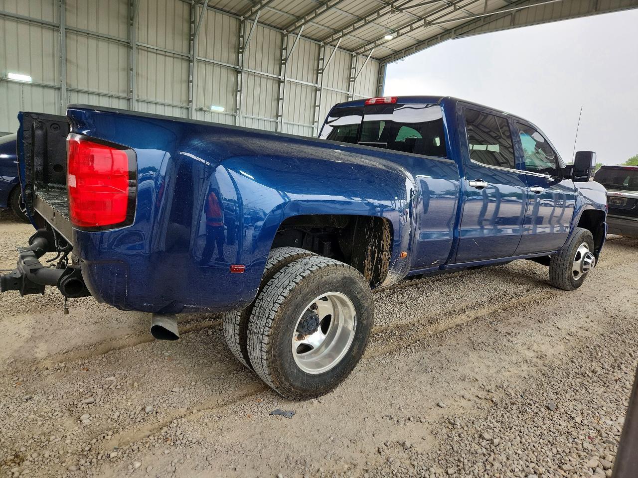 2016 Chevrolet Silverado K3500 High Country - Image 3