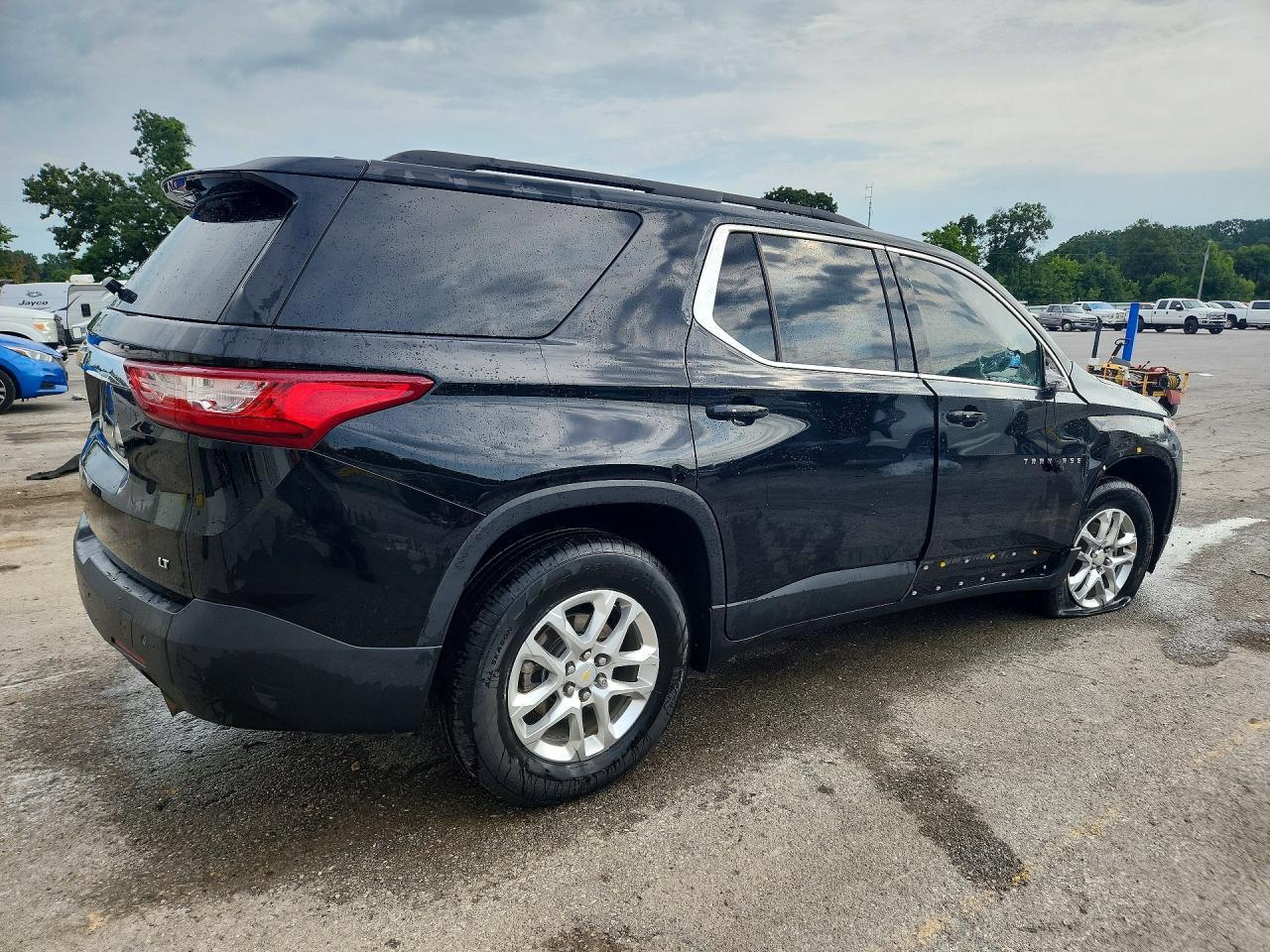 2020 Chevrolet Traverse Lt - Фото 3