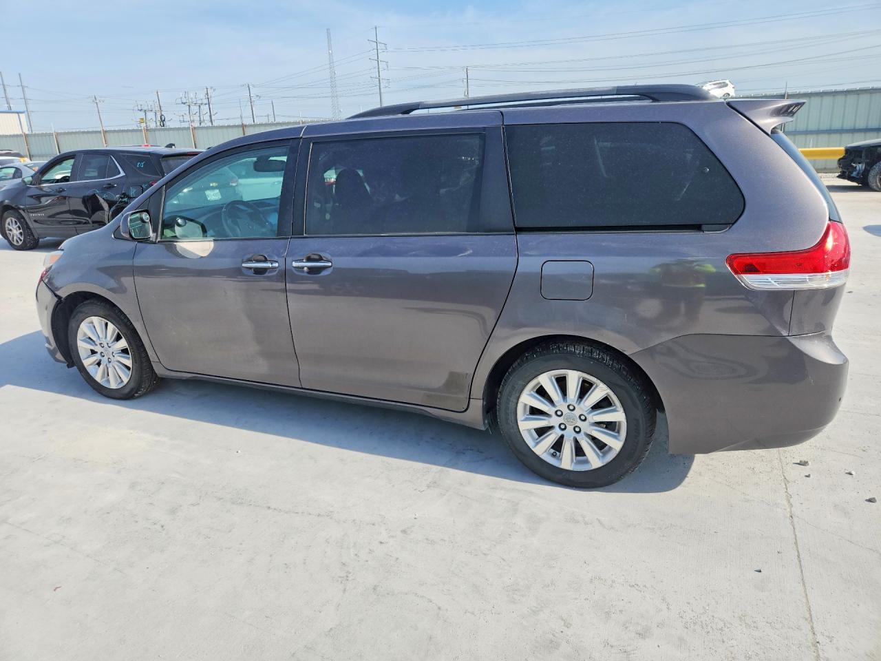 2011 Toyota Sienna Limited 7-Passenger - Image 2