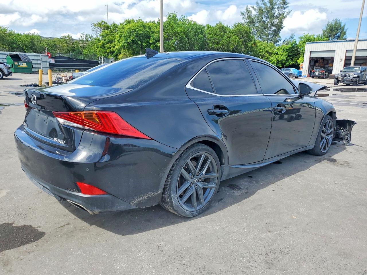2019 Lexus Is 300 - Image 3