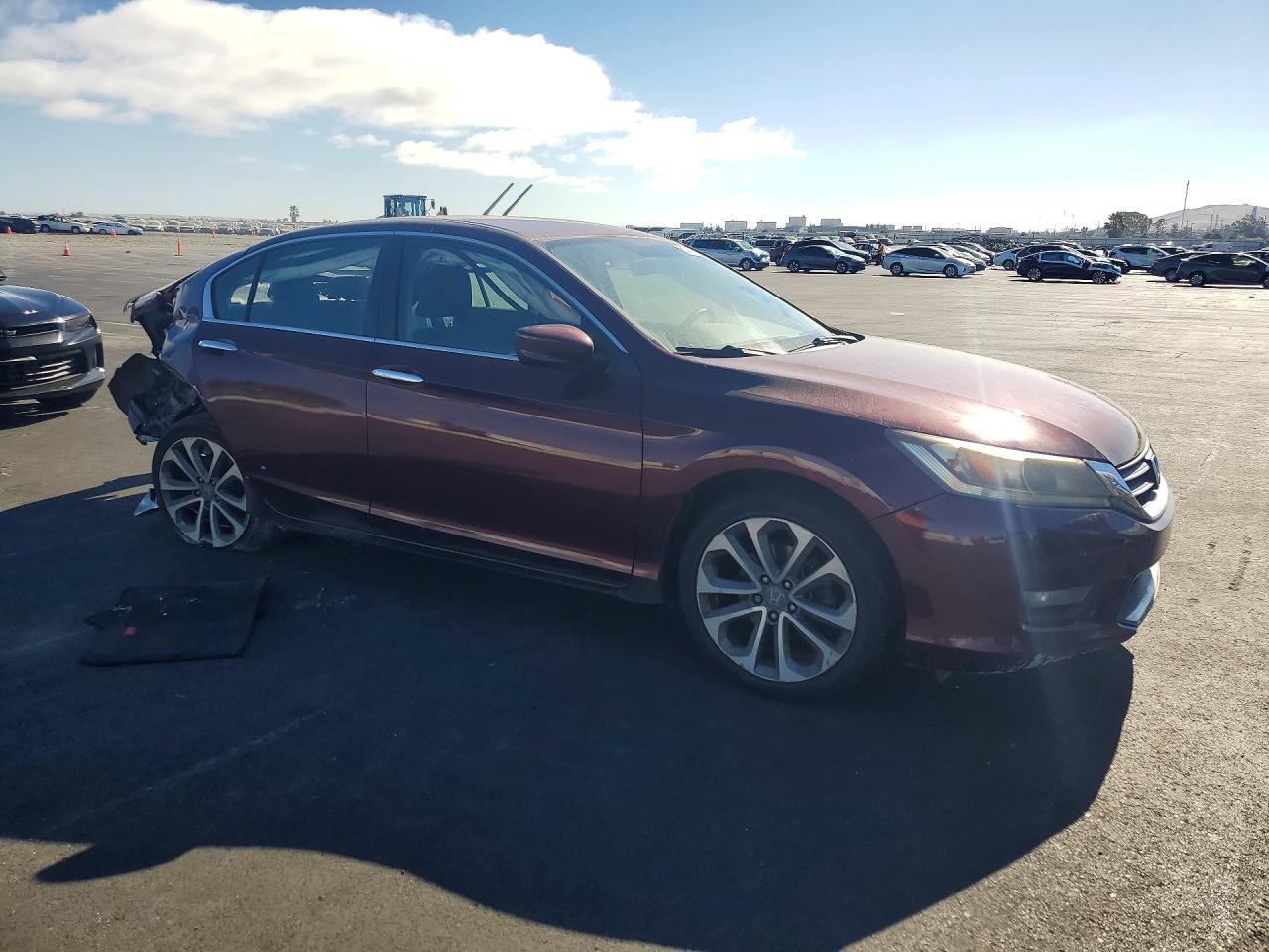 2015 Honda Accord Sport - Image 4