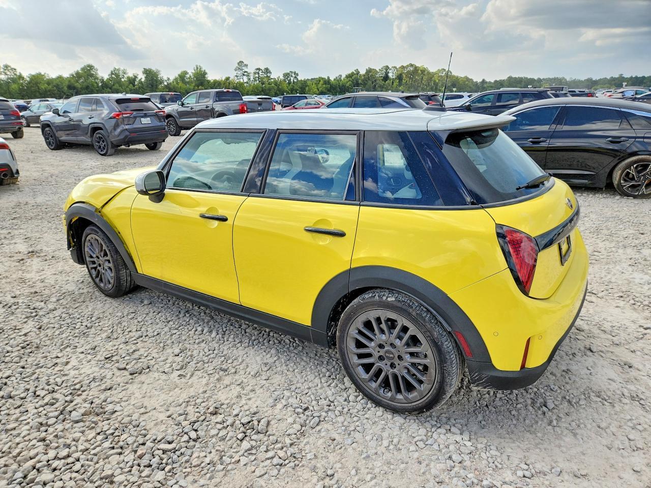 2025 Mini Cooper S - Image 2