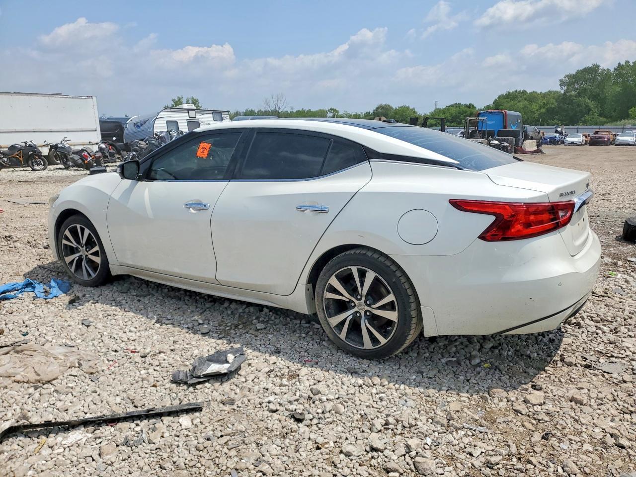 2018 Nissan Maxima Platinum - Image 2