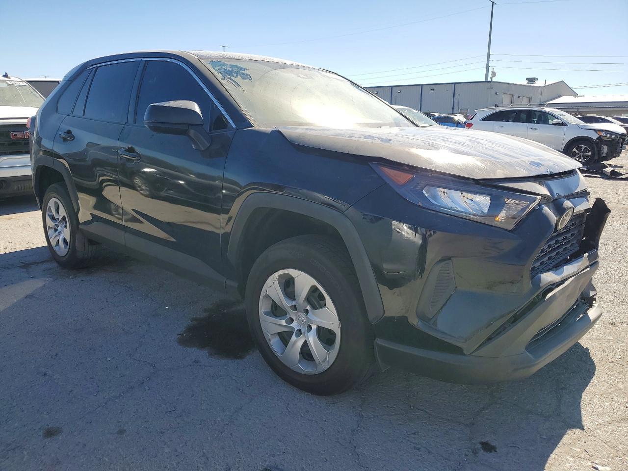 2022 Toyota Rav4 Le - Image 4