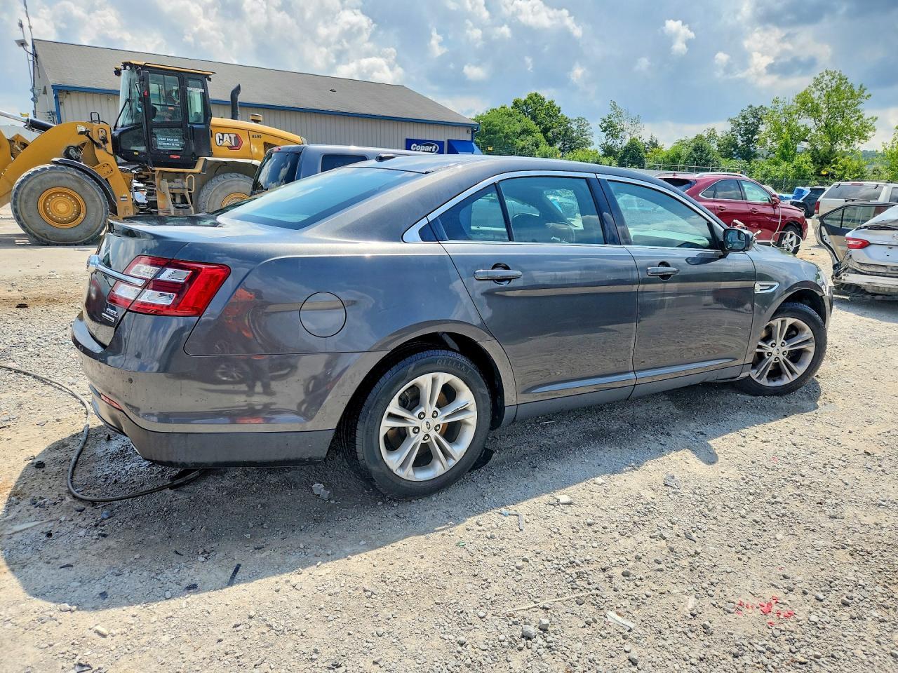 2018 Ford Taurus Sel - Image 3