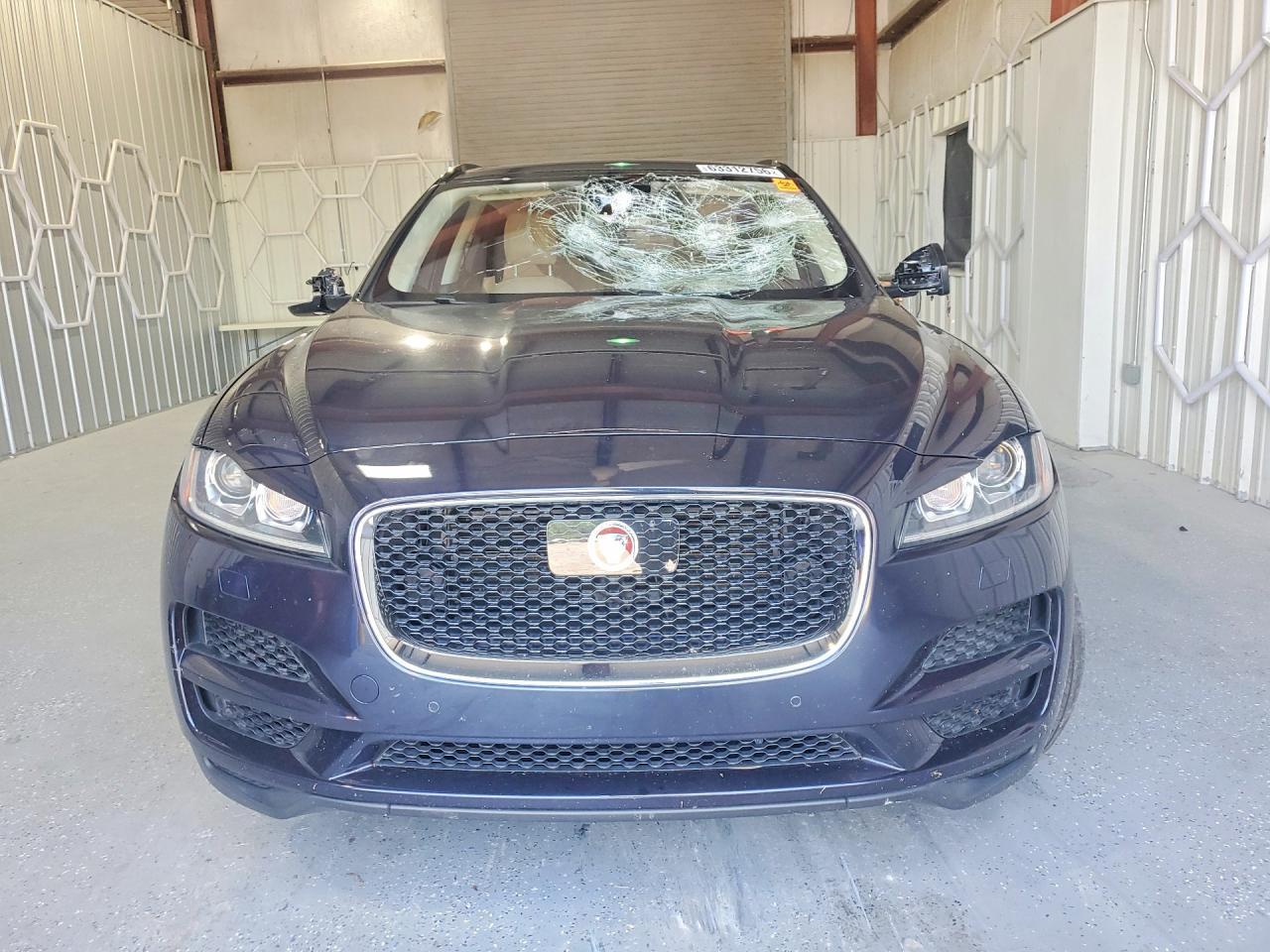 2019 Jaguar F-Pace Premium - Image 5
