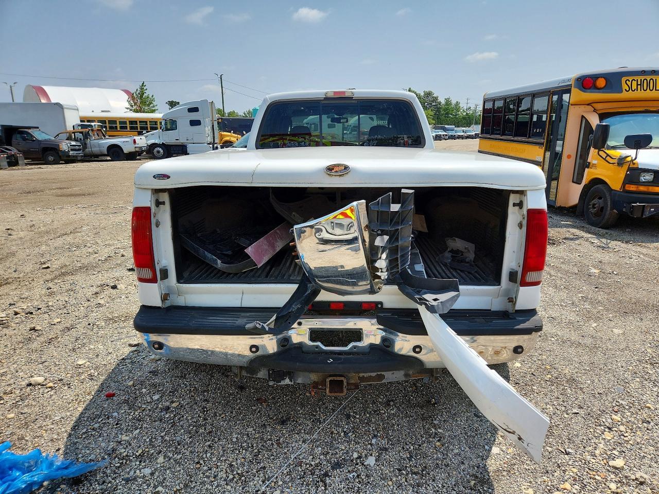 2007 Ford F350 - Image 6