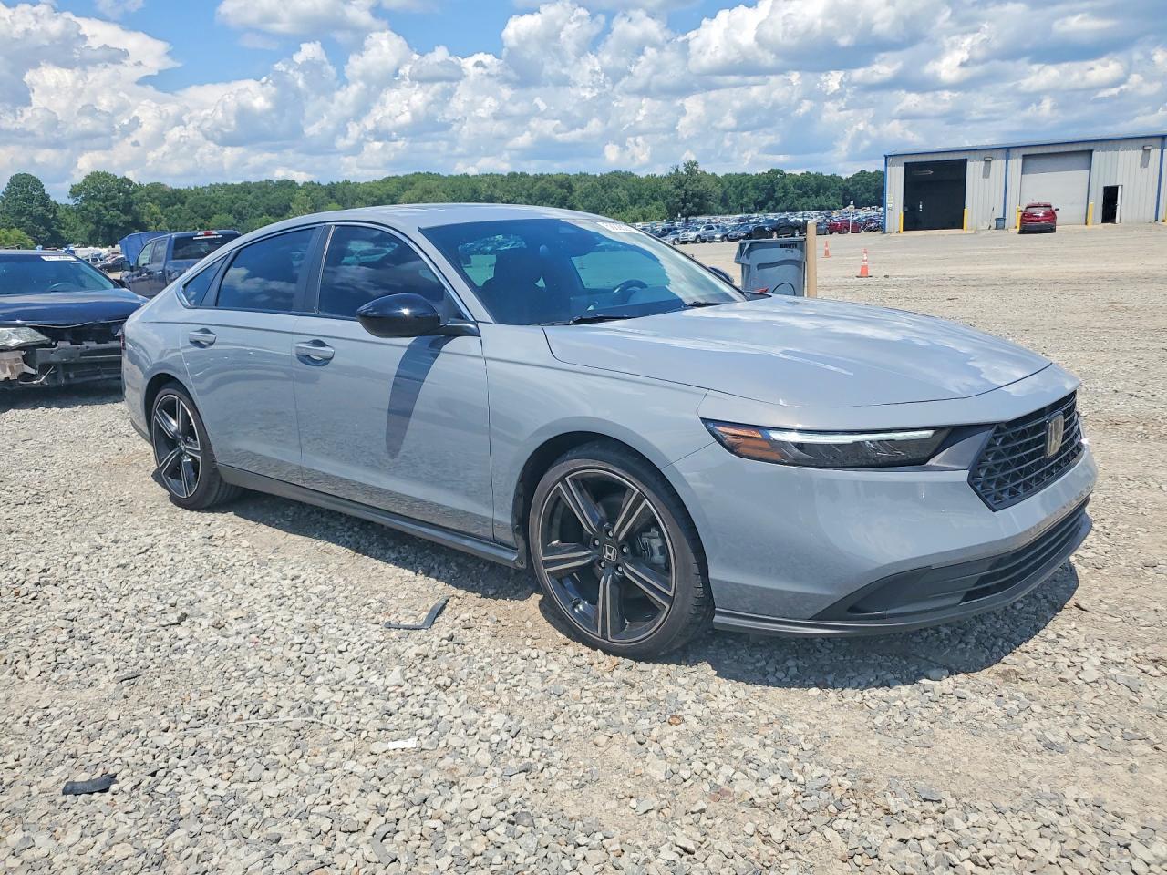 2023 Honda Accord Hybrid Sport - Image 4