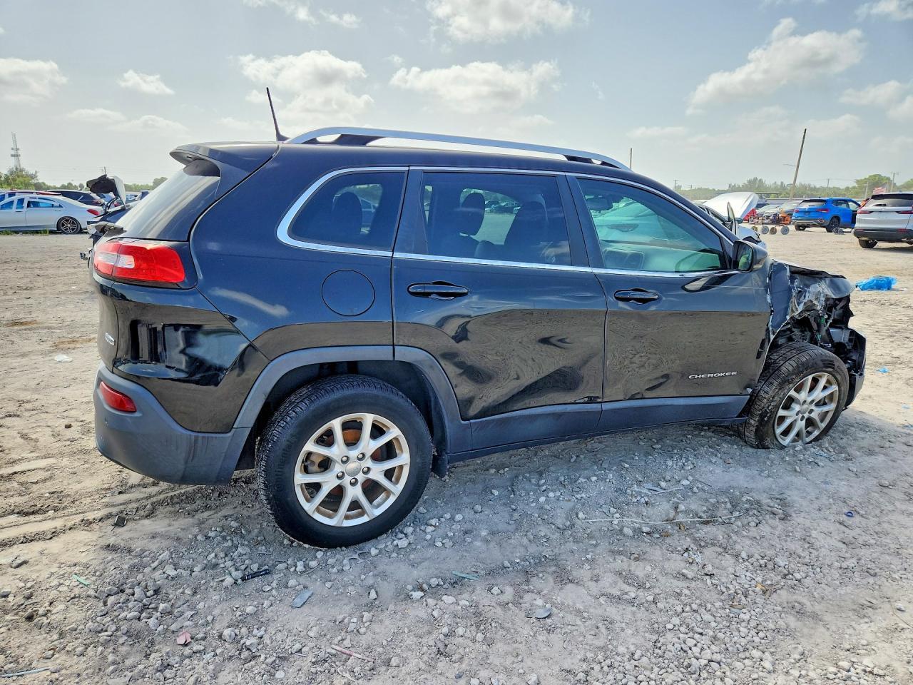 2017 Jeep Cherokee Latitude - Фото 3