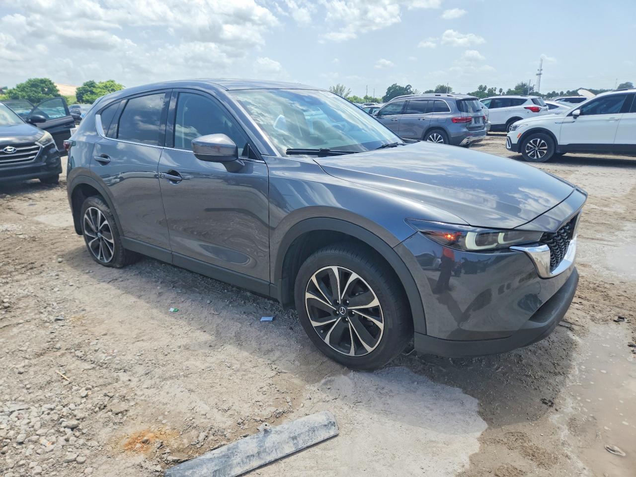 2023 Mazda Cx-5 Premium - Image 4