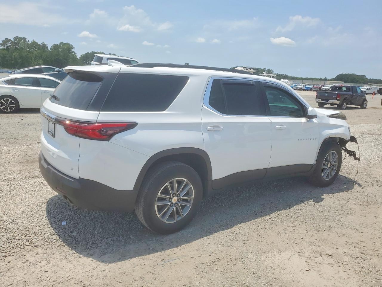 2022 Chevrolet Traverse Lt - Фото 3