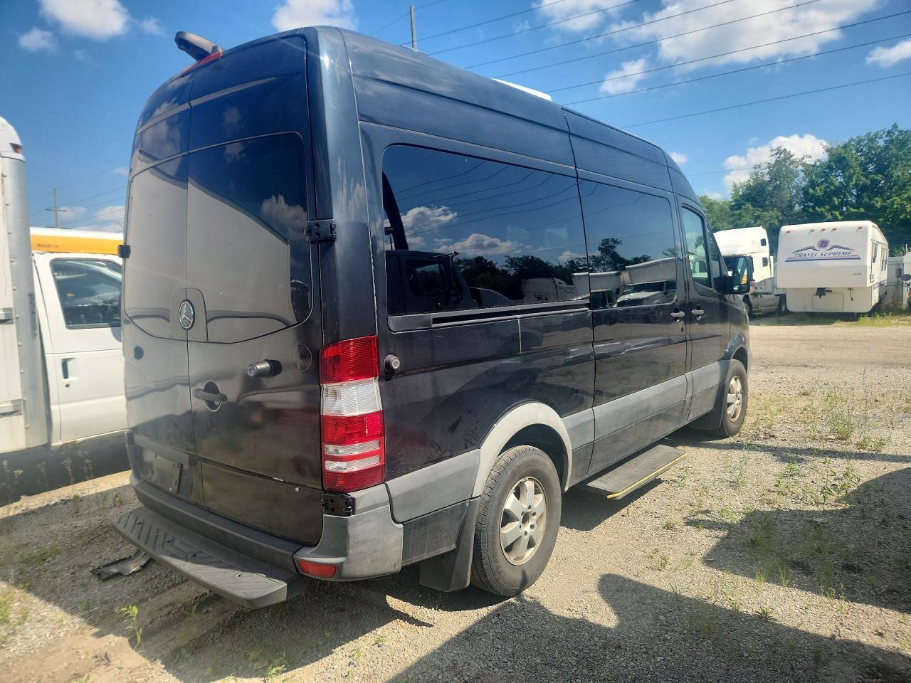 2017 Mercedes-Benz Sprinter 2500 - Image 3