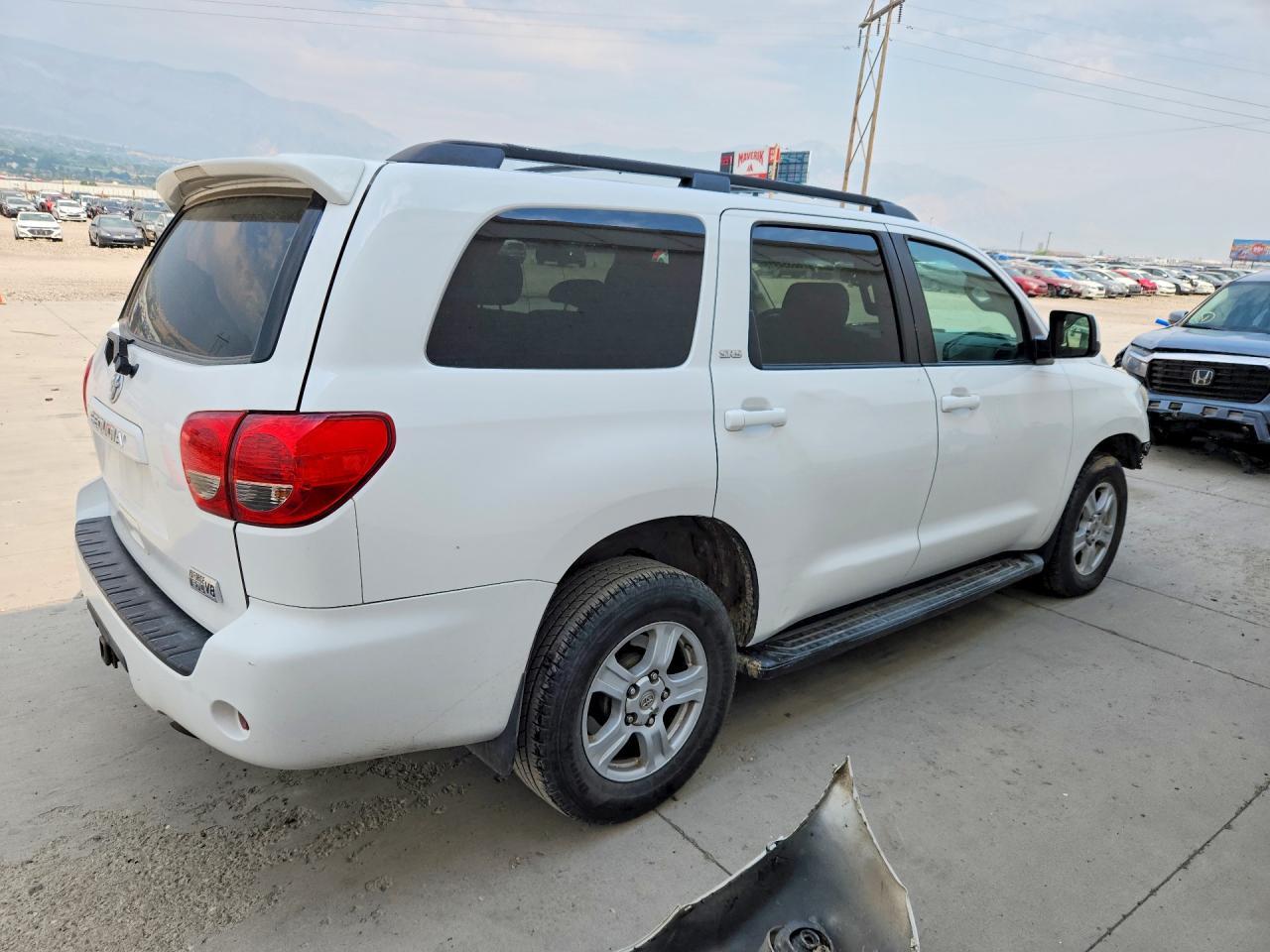 2013 Toyota Sequoia Sr5 - Фото 3