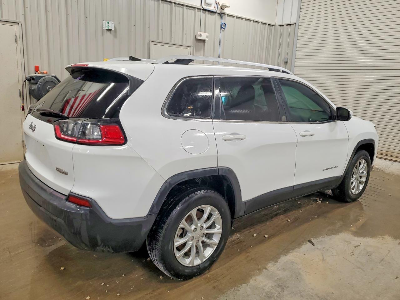 2019 Jeep Cherokee Latitude - Image 3