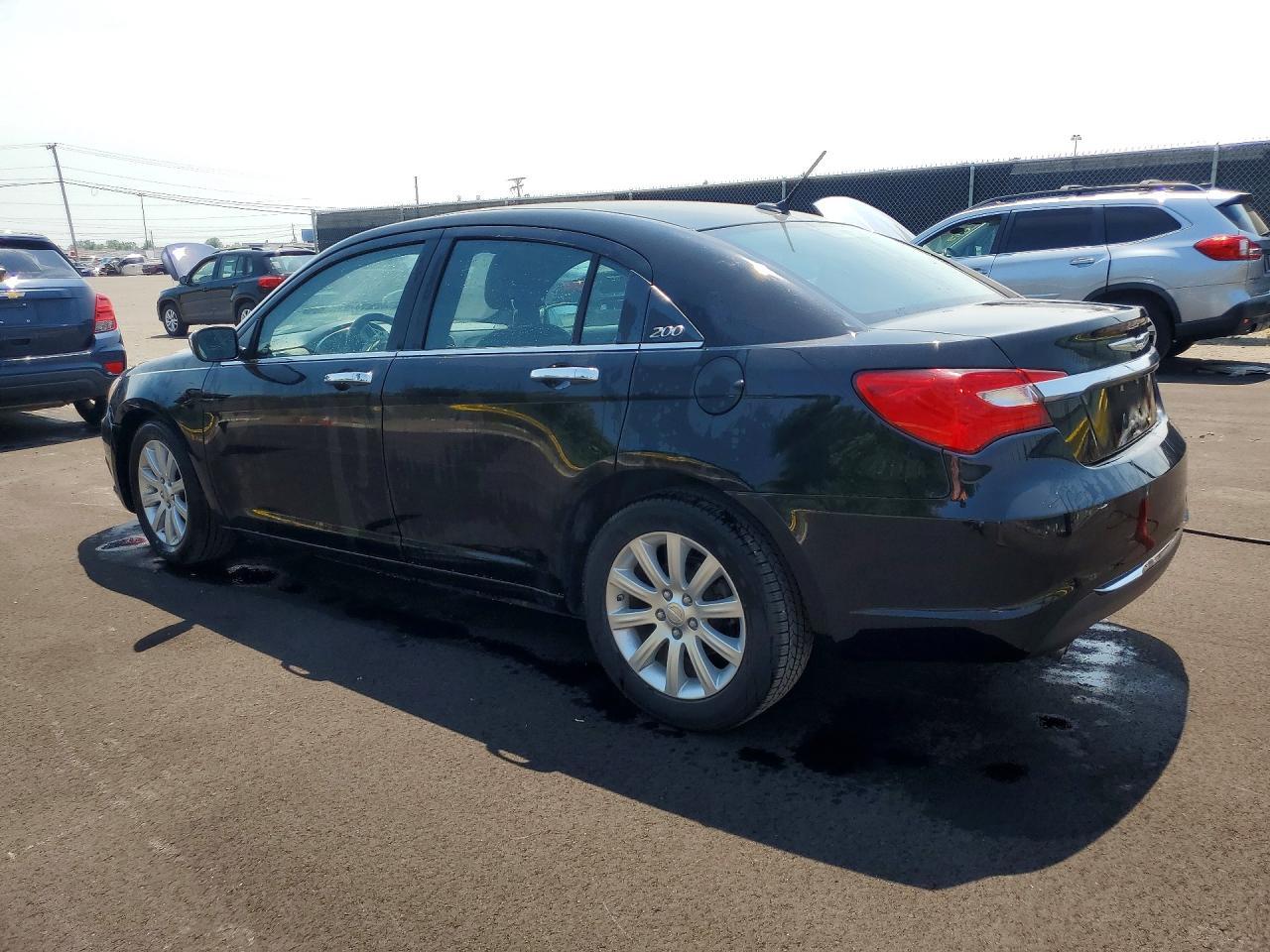 2013 Chrysler 200 Limited - Фото 2