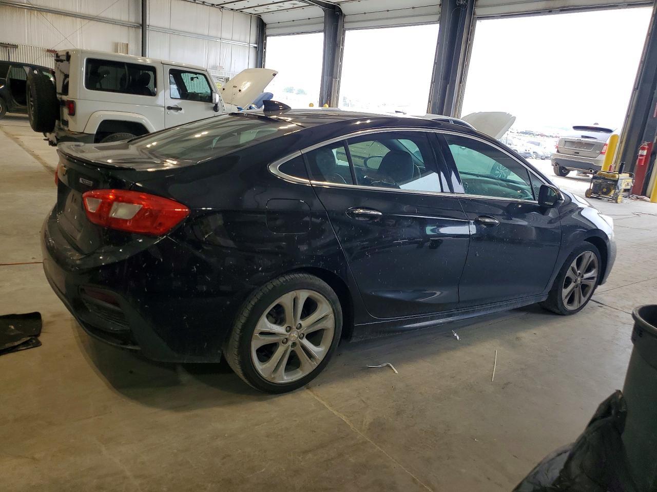 2016 Chevrolet Cruze Premier - Фото 3