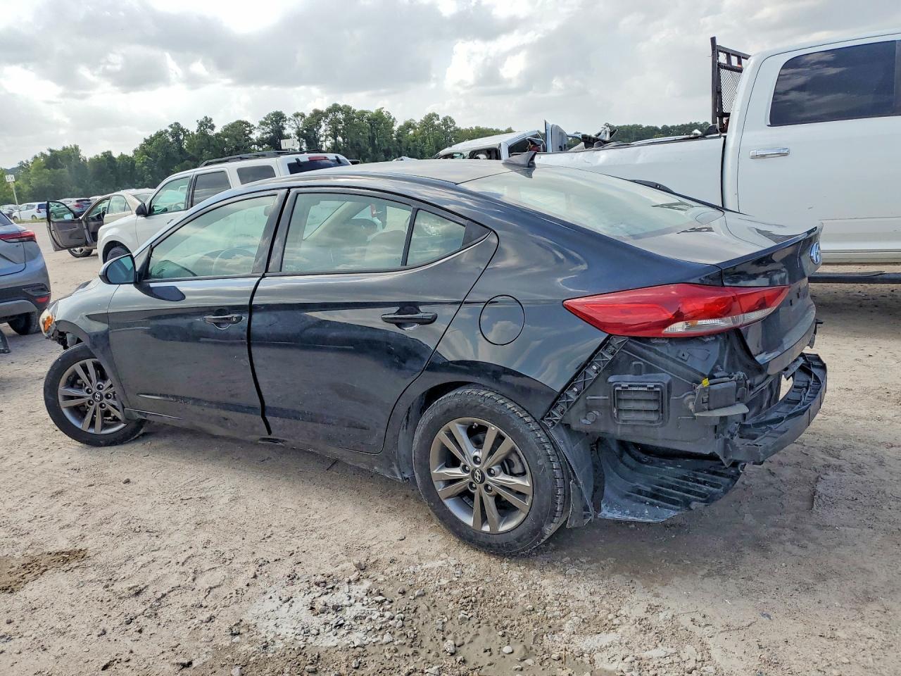 2018 Hyundai Elantra Sel - Image 2